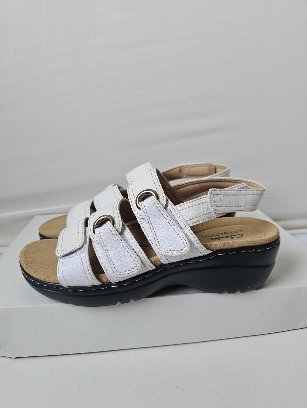 NWOT Clarks Collection White Strappy Wedge Sandals Size 6.5 - Picture 9 of 16